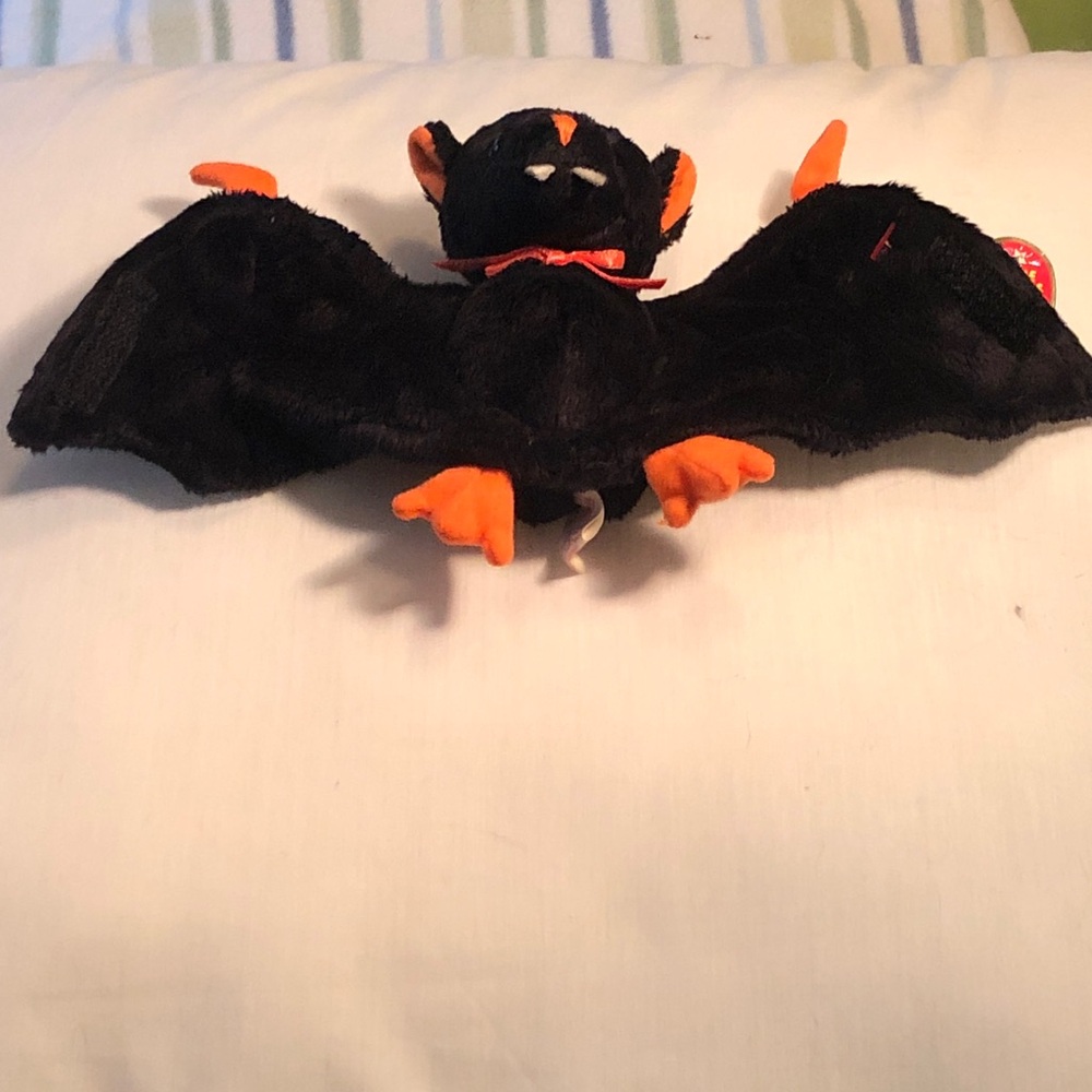 2003 bat beanie baby Halloween/ Velcro on wings